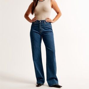 Abercrombie ‘90s Curve Love Relaxed Jean | High Rise | Comfy Trendy Jeans